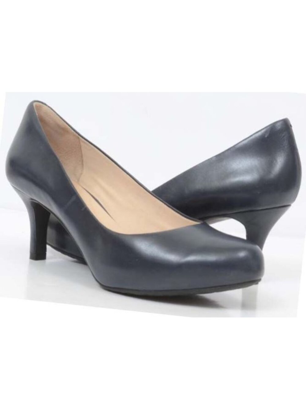 Rockport Women's 9.5 Leather Classic Career Almond Toe Kitten Heel Pumps